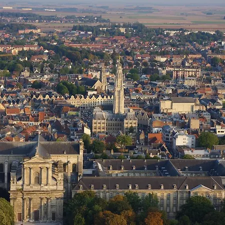 L'arras Square Maison Au Calme Avec Deux Semesterbostad Arras